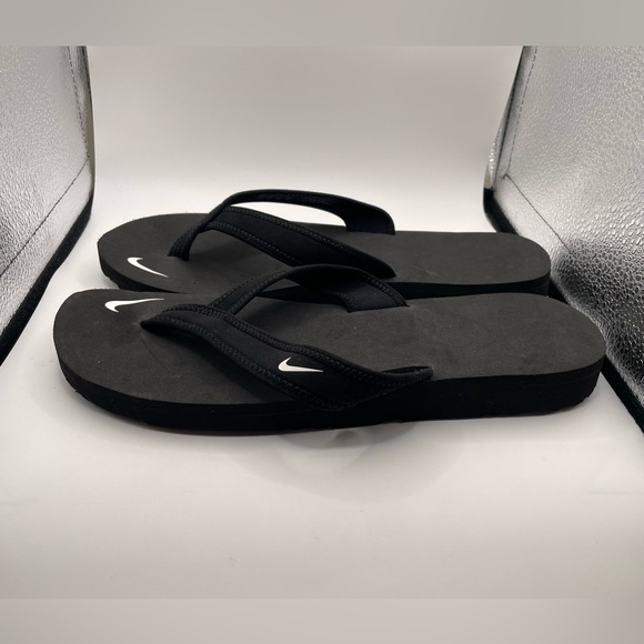 Nike Celso women’s black thong Sandals size 9 - Picture 1 of 10
